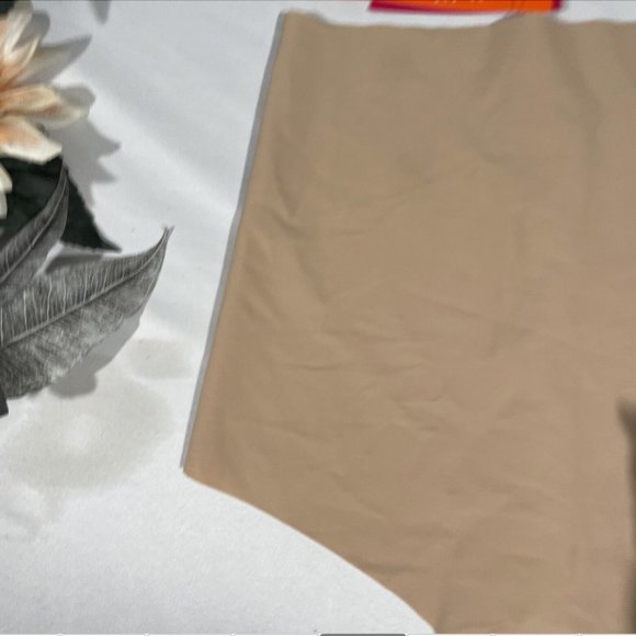 NEW $38 Commando‎ [ Small ] Control Top Thong in True Nude #5258 - Picture 5 of 11